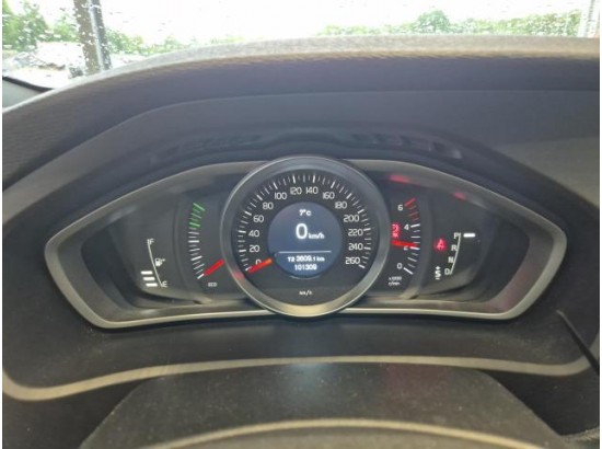 2018 Volvo V40 Momentum