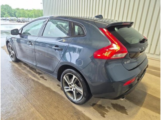 2018 Volvo V40 Momentum