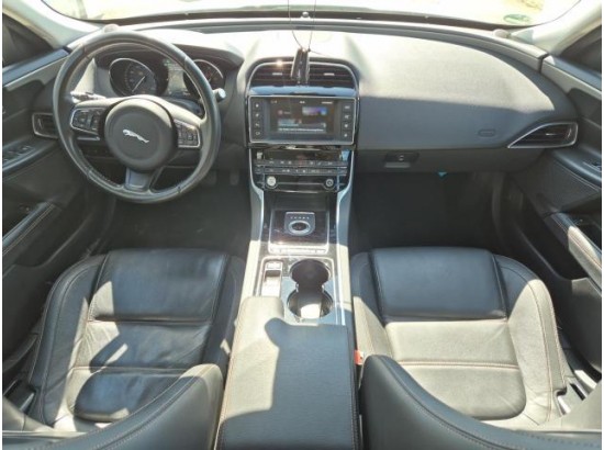 2015 Jaguar XE Prestige