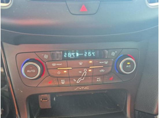 2015 Ford Focus Turnier Titanium