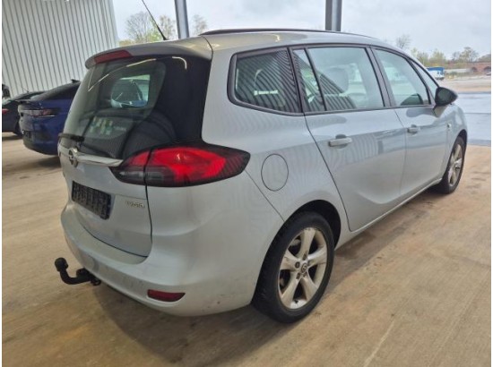 2016 Opel Zafira C Tourer drive