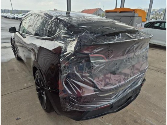 2024 Tesla Model Y Performance Allradantrieb