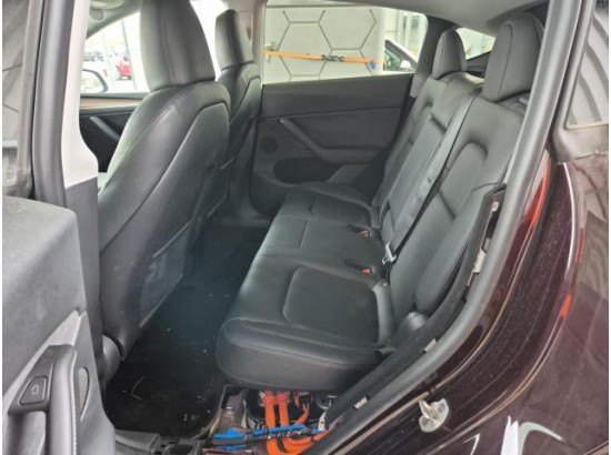 2024 Tesla Model Y Performance Allradantrieb