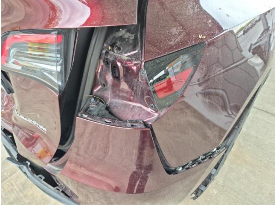 2024 Tesla Model Y Performance Allradantrieb