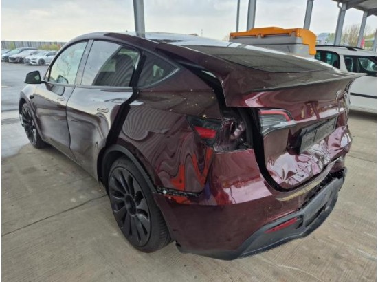 2024 Tesla Model Y Performance Allradantrieb