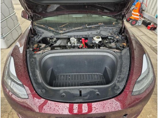 2024 Tesla Model Y Performance Allradantrieb