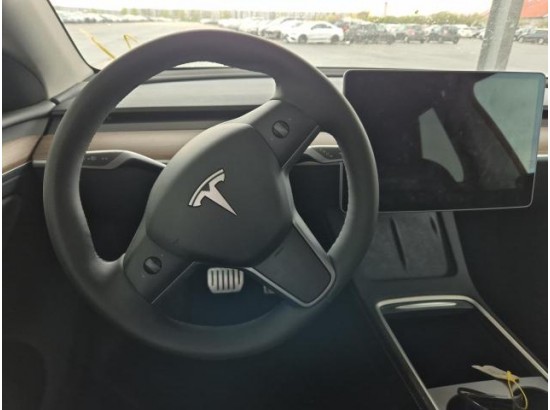 2024 Tesla Model Y Performance Allradantrieb