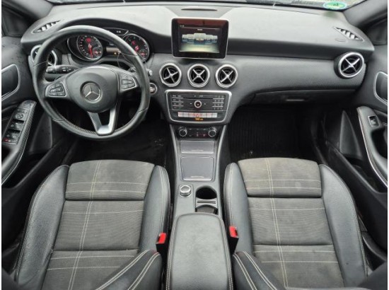 2016 Mercedes-Benz A-Klasse A180