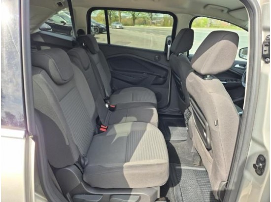 2017 Ford Grand C-Max Titanium