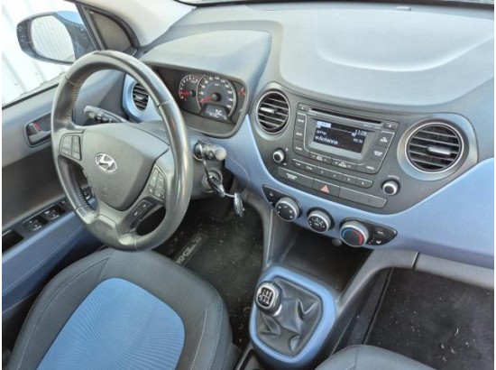 2015 Hyundai i10 blue Trend