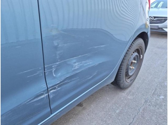 2015 Hyundai i10 blue Trend