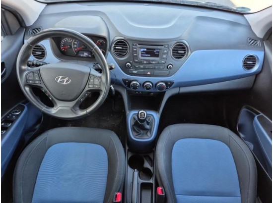 2015 Hyundai i10 blue Trend