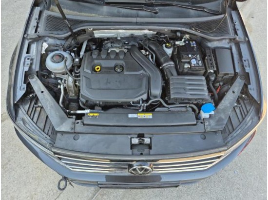 2024 Volkswagen Passat Variant Business