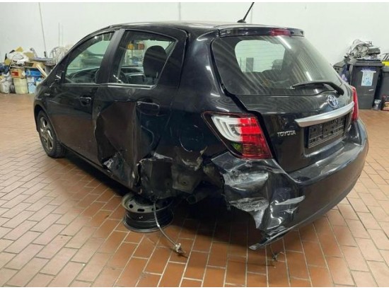 2016 Toyota Yaris Hybrid Basis