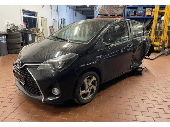 2016 Toyota Yaris Hybrid Basis