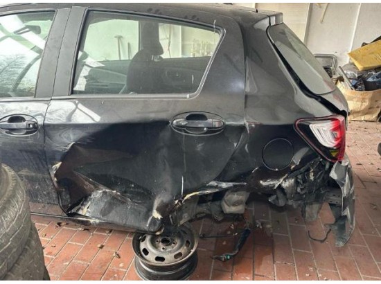 2016 Toyota Yaris Hybrid Basis