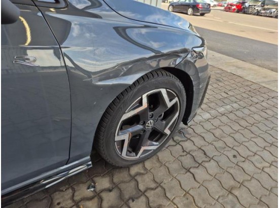 2025 Volkswagen Golf VIII Lim. 1.5 TSI 110 kW R-Line