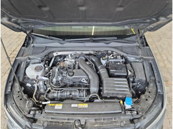 2025 Volkswagen Golf VIII Lim. 1.5 TSI 110 kW R-Line