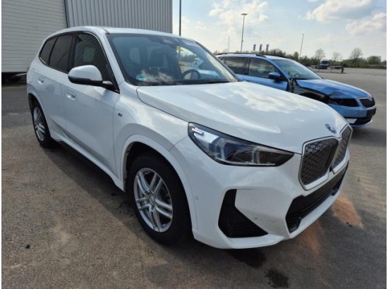 2025 BMW iX1 30 xDrive M Sport