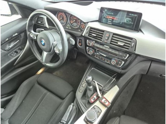 2017 BMW 3er Touring 318d Sport Line