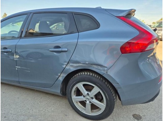 2016 Volvo V40 Momentum