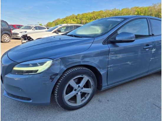 2016 Volvo V40 Momentum