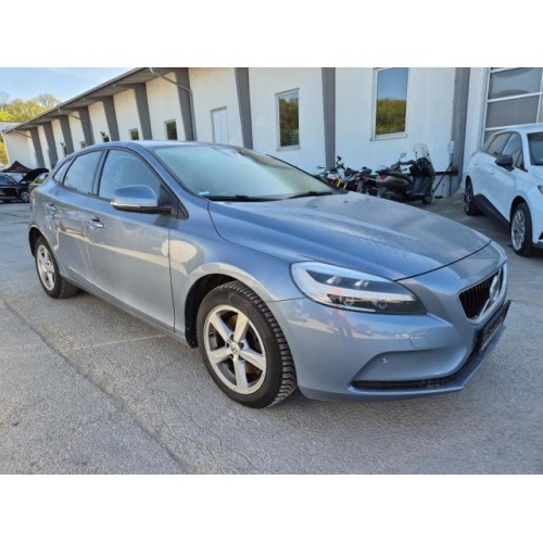 2016 Volvo V40 Momentum