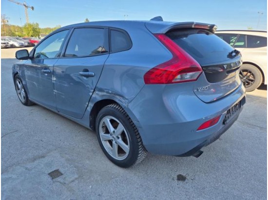2016 Volvo V40 Momentum
