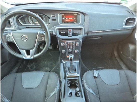 2016 Volvo V40 Momentum