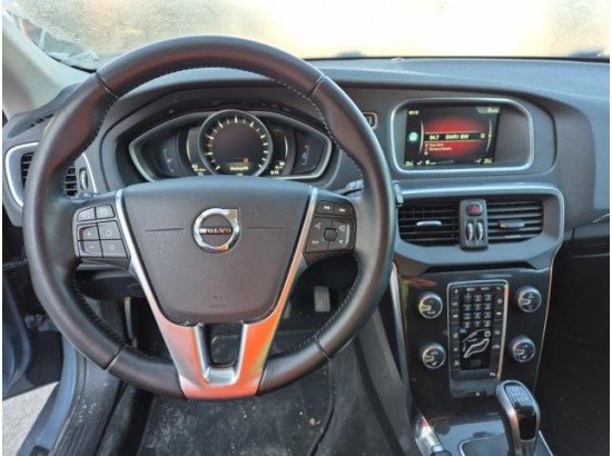 2016 Volvo V40 Momentum