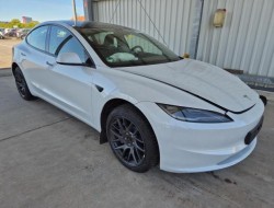 2025 Tesla (USA) 003 / Model 3 Langstreckenbatt. Allradantrieb Dual Motor