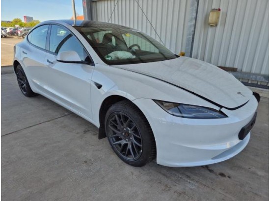 2025 Tesla (USA) 003 / Model 3 Langstreckenbatt. Allradantrieb Dual Motor