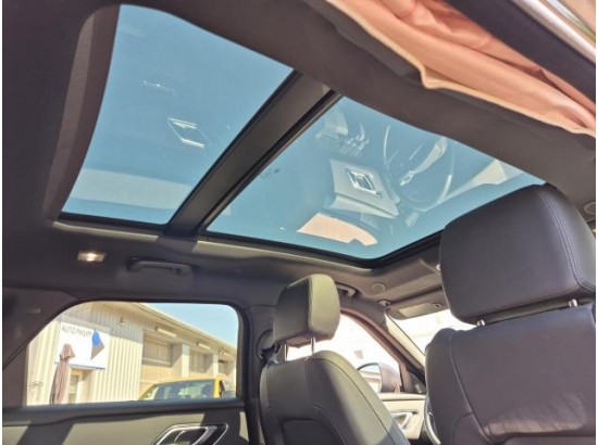 2025 Land Rover Range Rover Velar Hybrid Dynamic SE