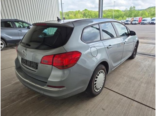 2015 Opel Astra J Sports Tourer Style