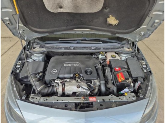 2015 Opel Astra J Sports Tourer Style