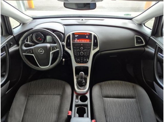 2015 Opel Astra J Sports Tourer Style