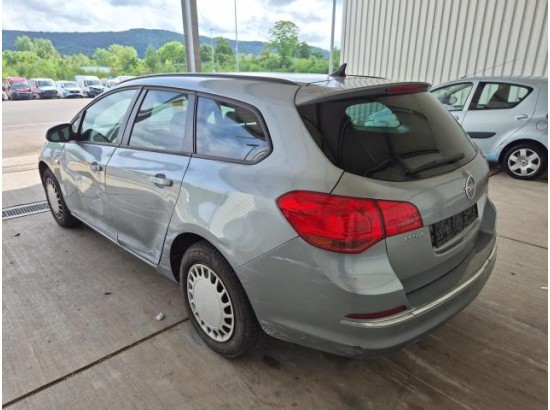 2015 Opel Astra J Sports Tourer Style