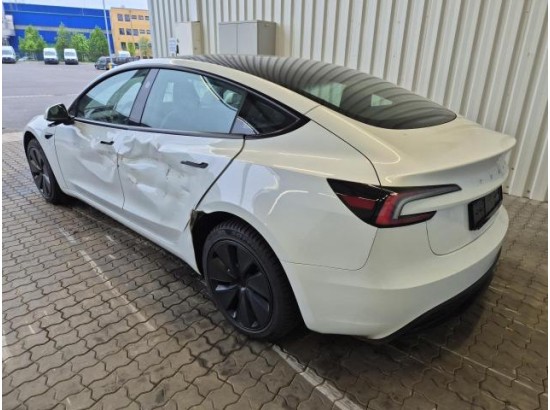 2024 Tesla Model 3 Basis RWD