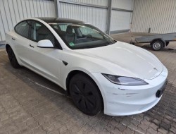 2024 Tesla Model 3 Basis RWD