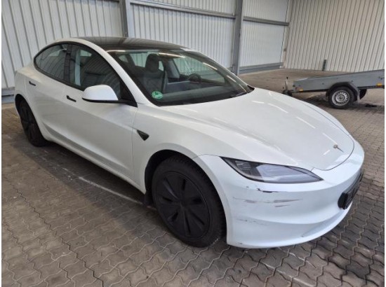 2024 Tesla Model 3 Basis RWD