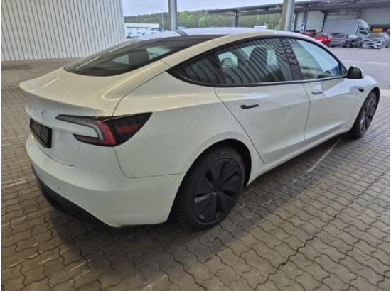 2024 Tesla Model 3 Basis RWD