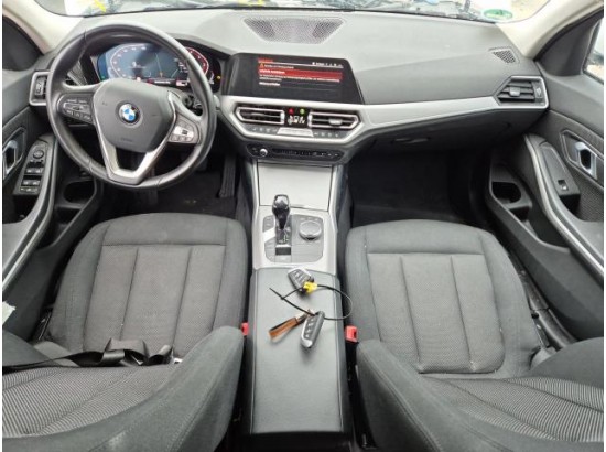 2022 BMW 3er Touring 320d Advantage