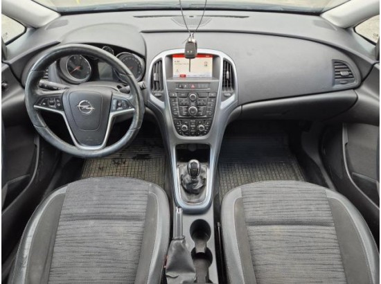 2016 Opel Astra J Sports Tourer Style
