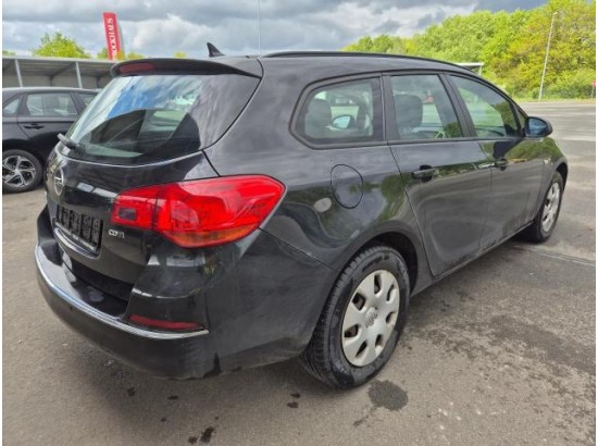 2016 Opel Astra J Sports Tourer Style