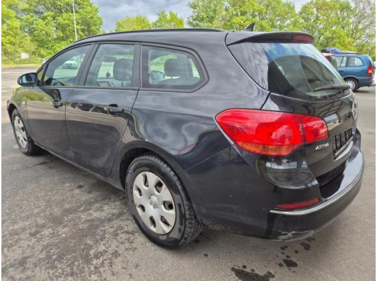 2016 Opel Astra J Sports Tourer Style