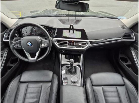 2019 BMW 3er Touring 318d Sport Line