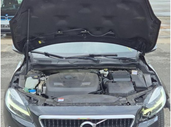 2017 Volvo V40 Cross Country Plus AWD