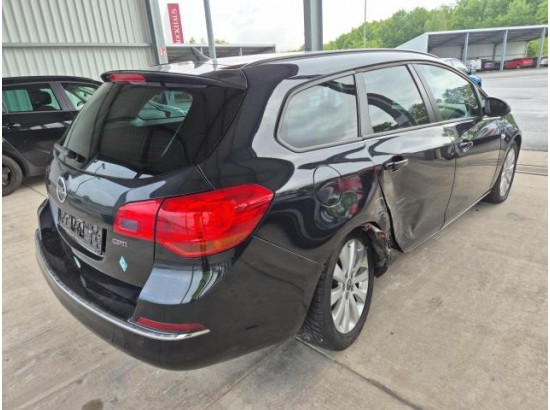 2015 Opel Astra J Sports Tourer Style