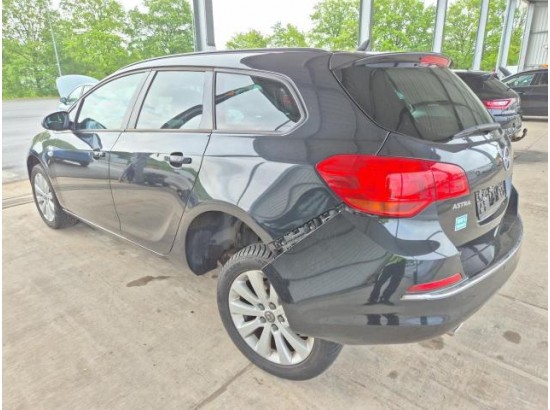 2015 Opel Astra J Sports Tourer Style