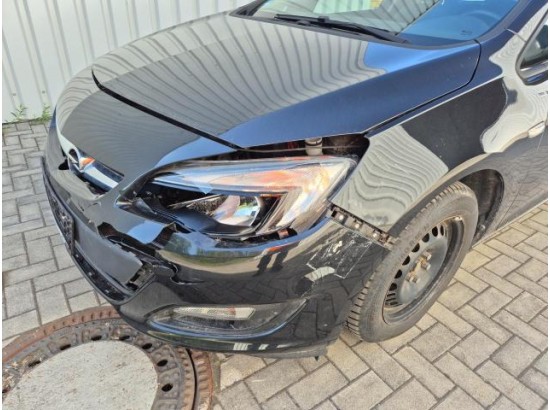 2016 Opel Astra J Sports Tourer Edition